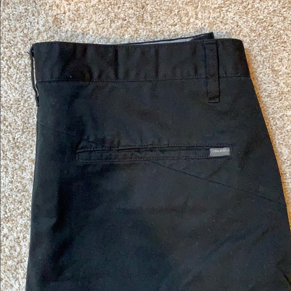 Volcom shorts - Picture 2 of 2